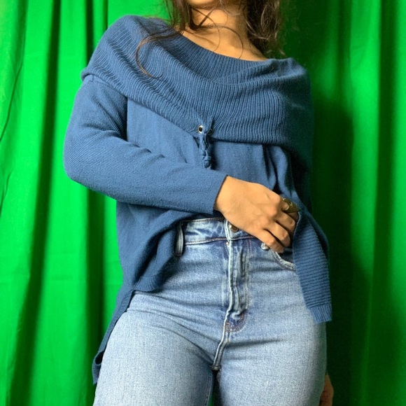 Off the shoulder blue sweater - Picture 3 of 4
